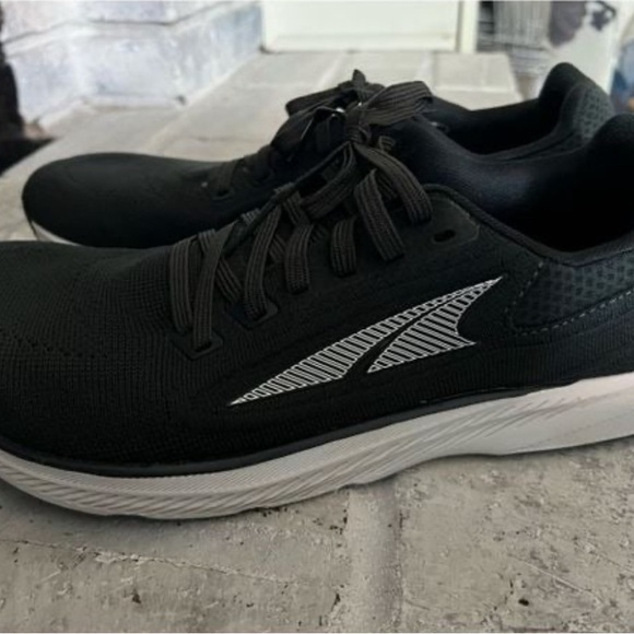 Altra Escalante 3 Men’s size 10.5. - Picture 4 of 8